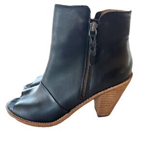 Corso Como Women's Tameka Peep Toe Bootie Size 8.5 Black 3.5” Heel‎